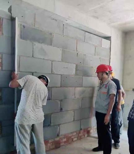 青春，在工地上綻放