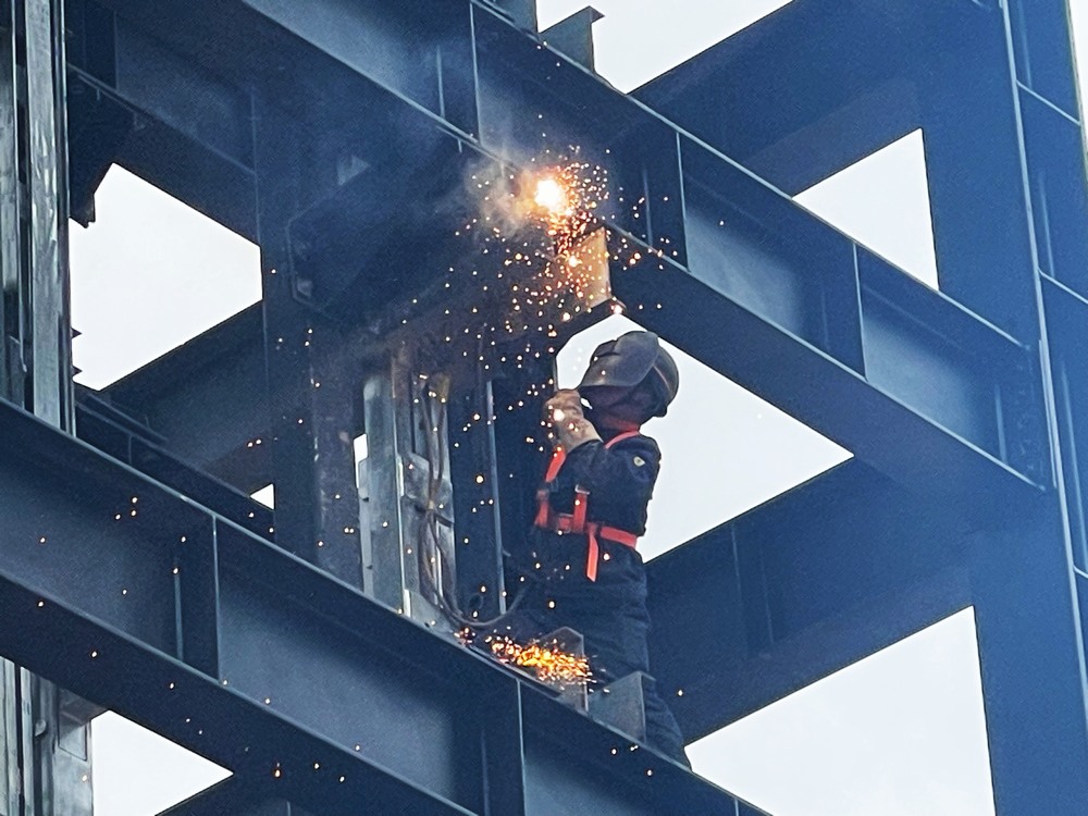 中秋堅(jiān)守，詮釋別樣“團(tuán)圓”