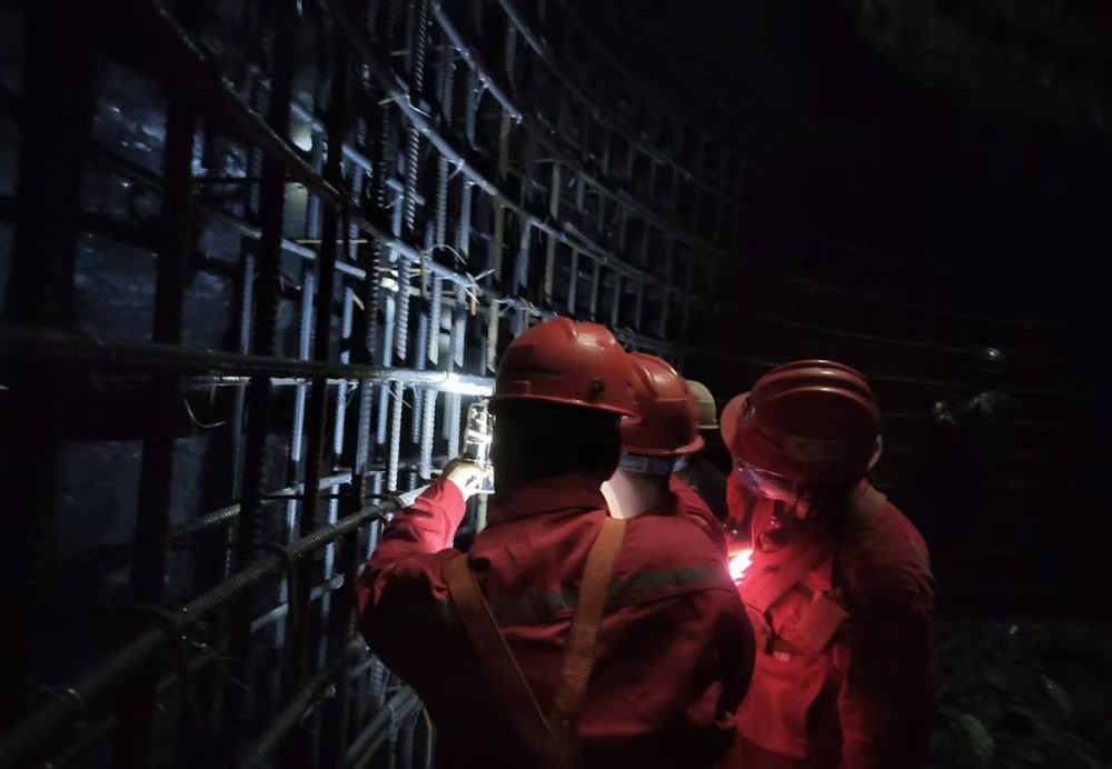 陜煤建設(shè)礦建二公司：75 周年普天慶國慶，礦建二公司堅(jiān)守奏華章